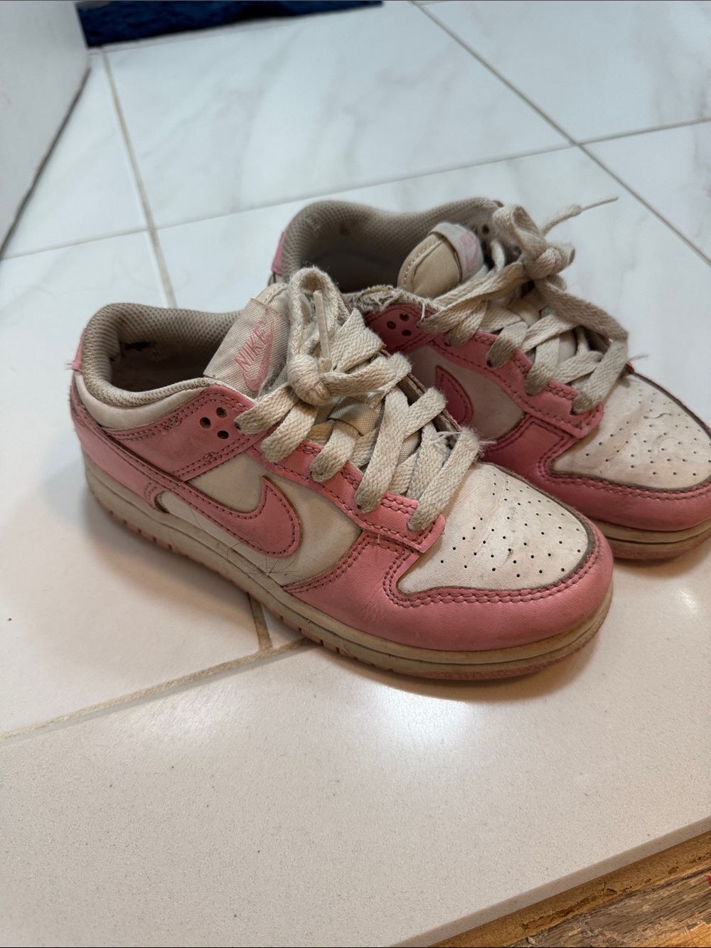 Nike Kids Pink and Cream Low-Top Sneakers